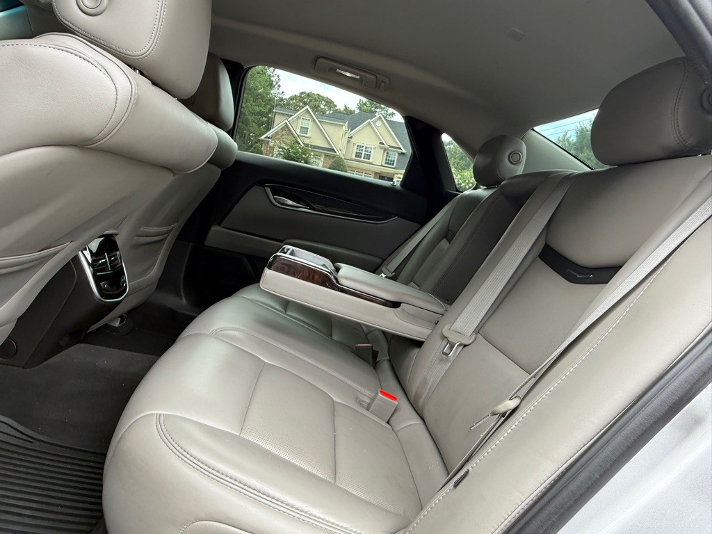 2016 Cadillac XTS Image 9