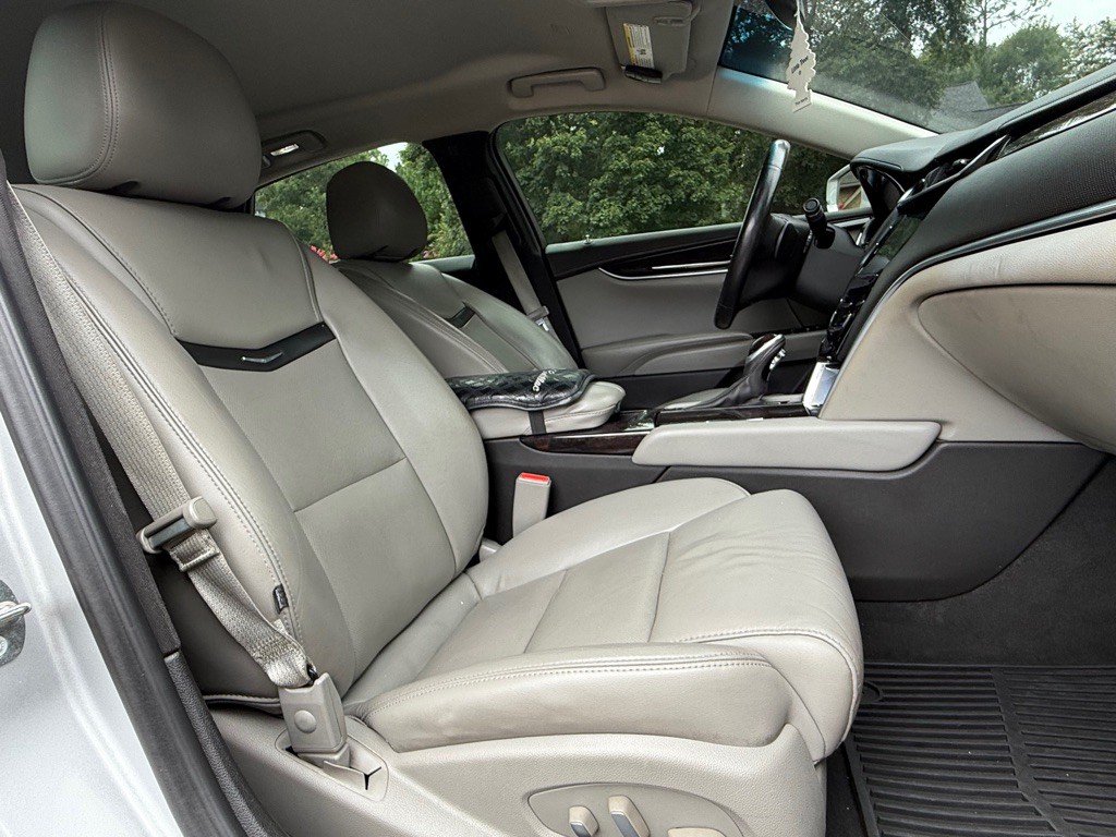 2016 Cadillac XTS Image 12