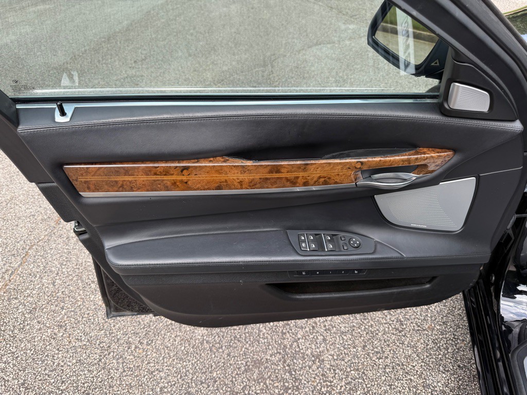 2014 BMW 7 Series Image 8