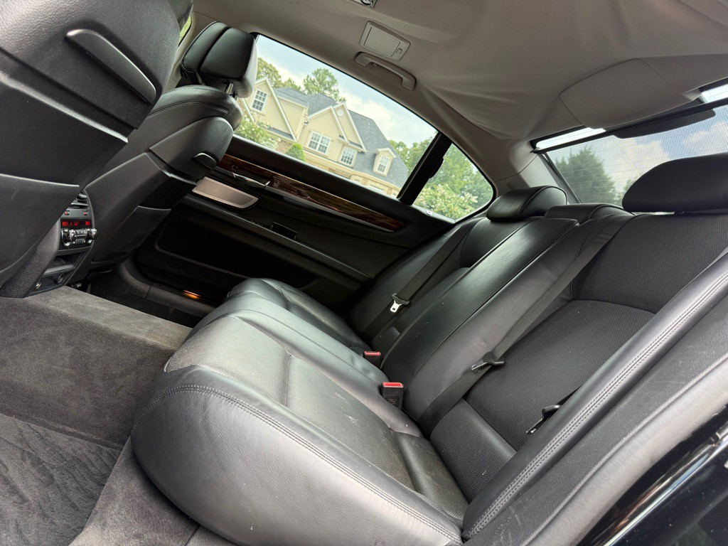 2014 BMW 7 Series Image 9