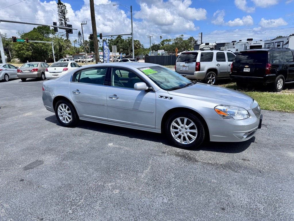2010 Buick Lucerne Image 3