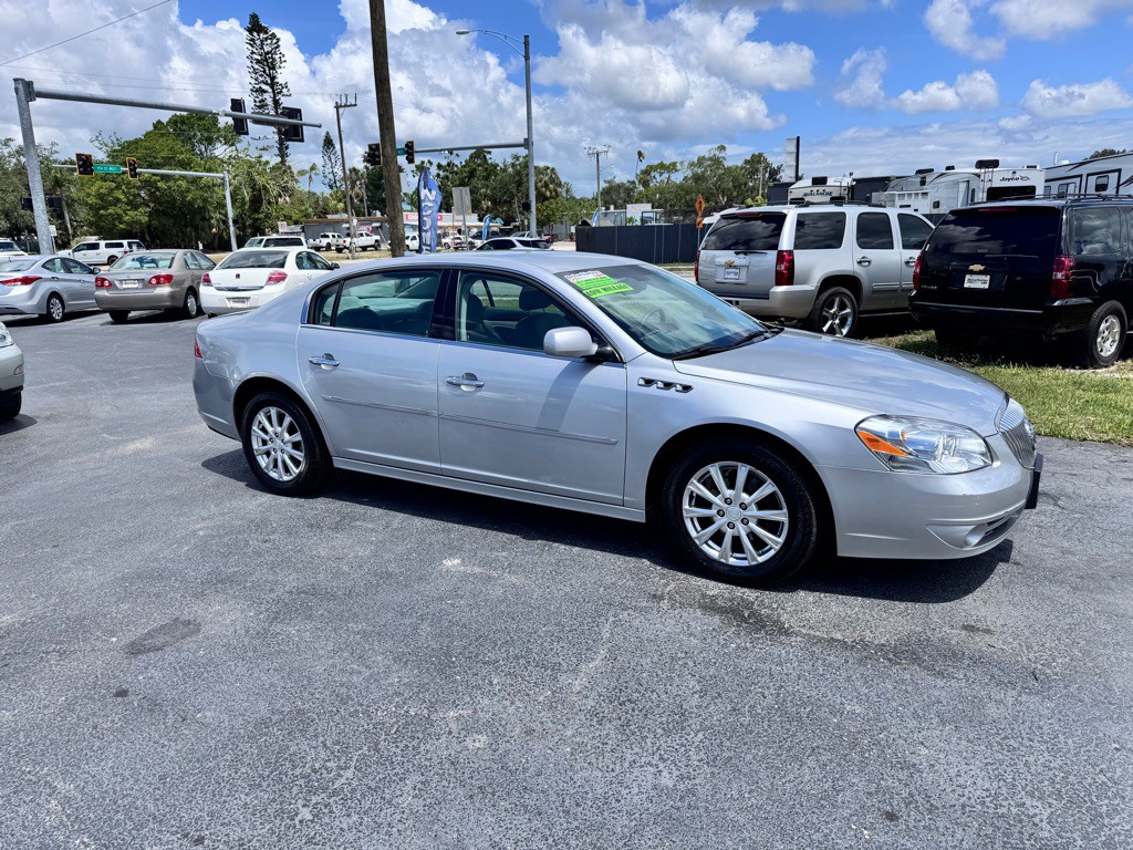 2010 Buick Lucerne Image 4
