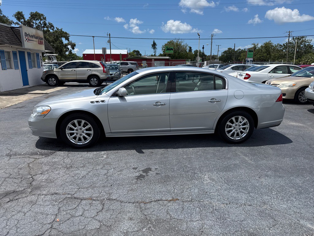 2010 Buick Lucerne Image 7