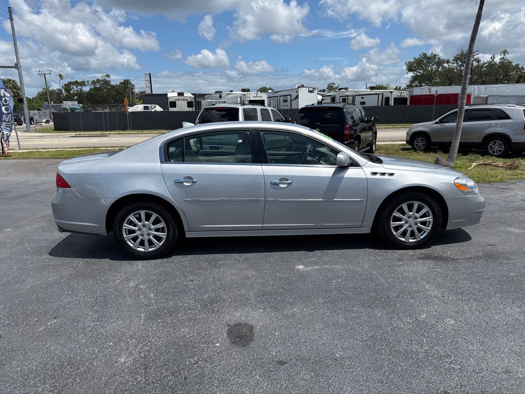 2010 Buick Lucerne Image 10