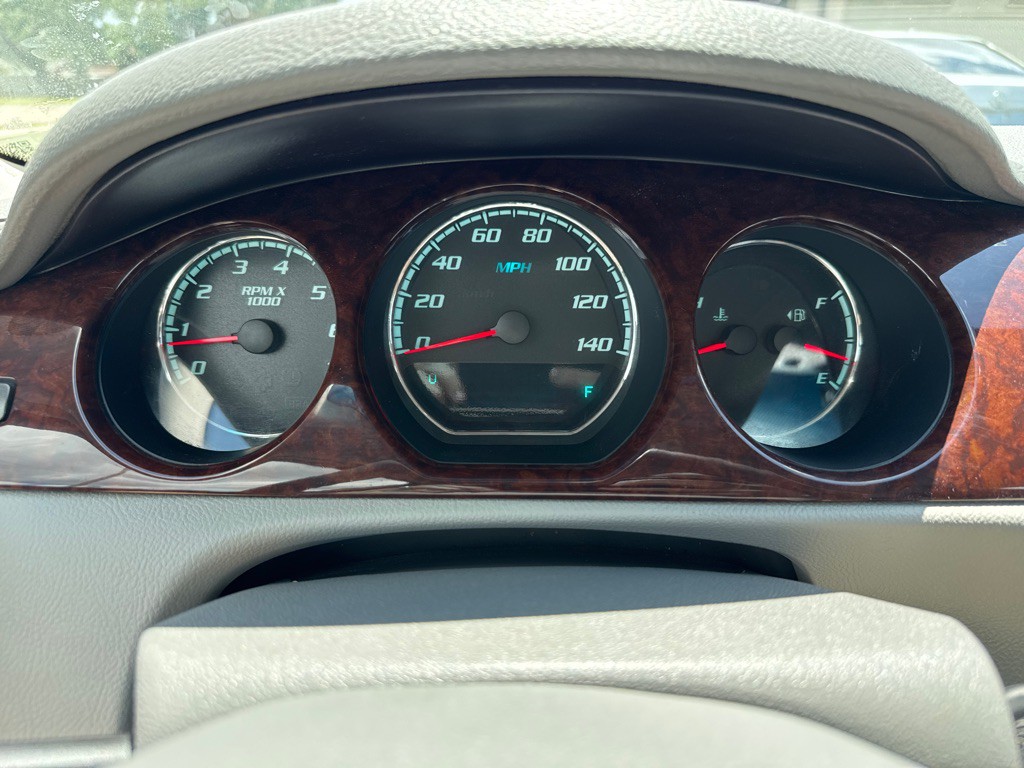 2010 Buick Lucerne Image 13