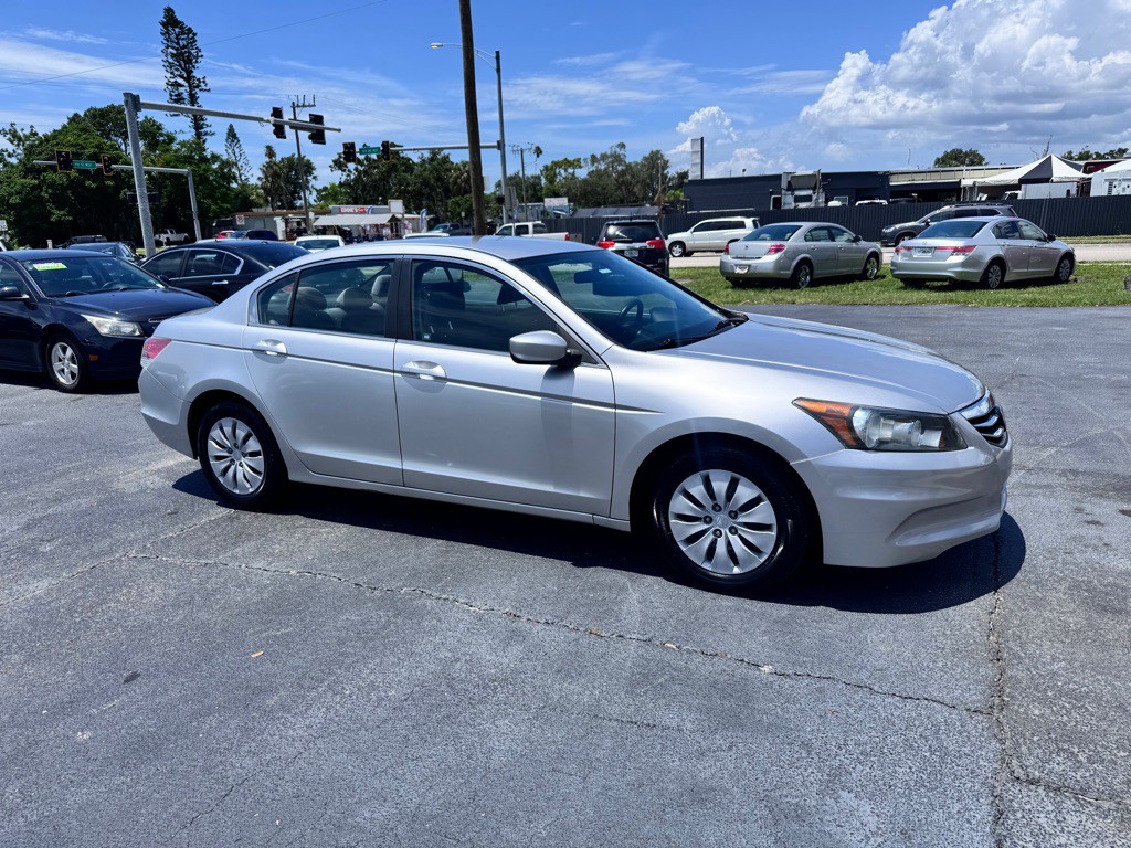 2012 Honda Accord Image 2
