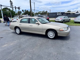 Image for 2004 Lincoln Town Car Executive ID: 6693883