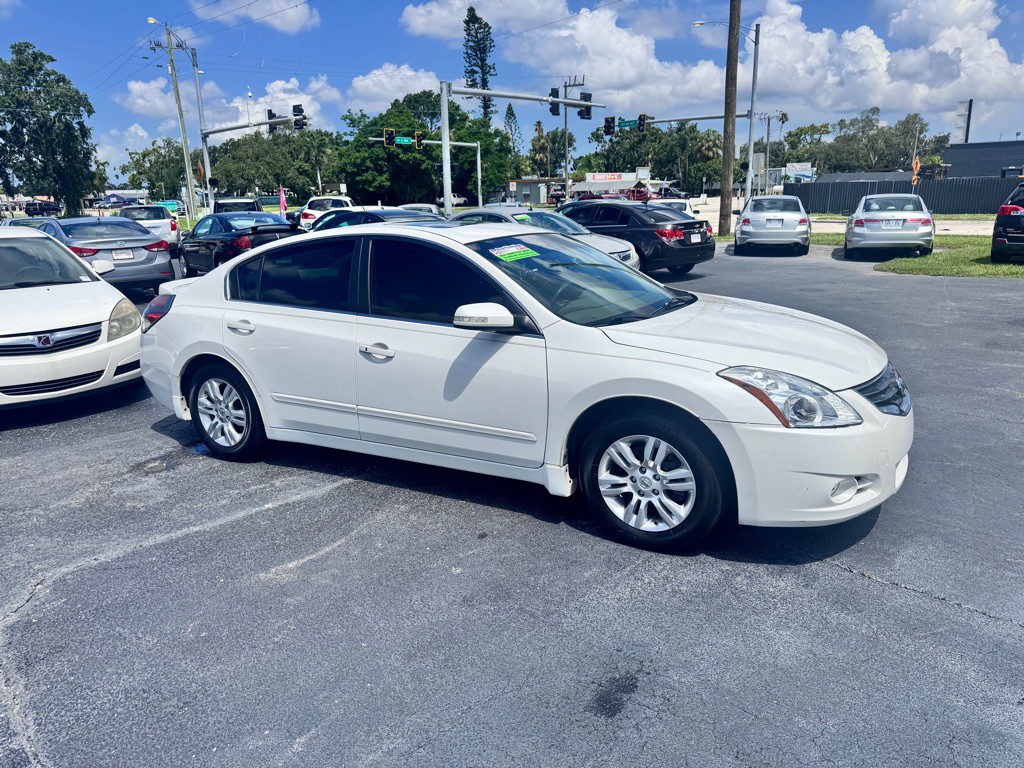 2012 Nissan Altima Image 1