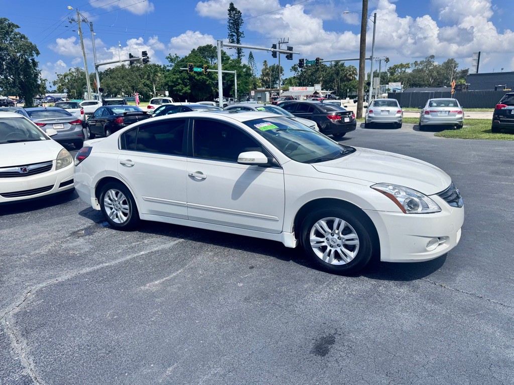 2012 Nissan Altima Image 2