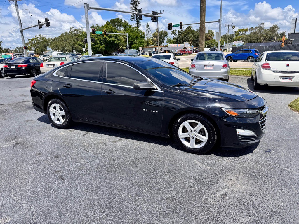 2020 Chevrolet Malibu Image 1