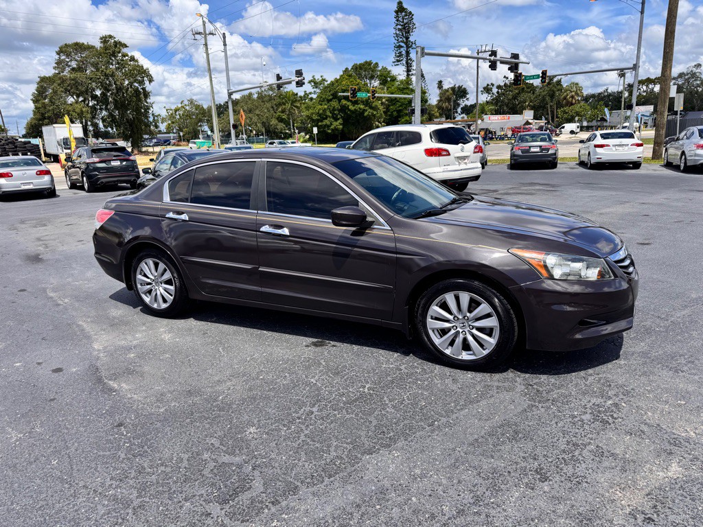 2011 Honda Accord Image 1