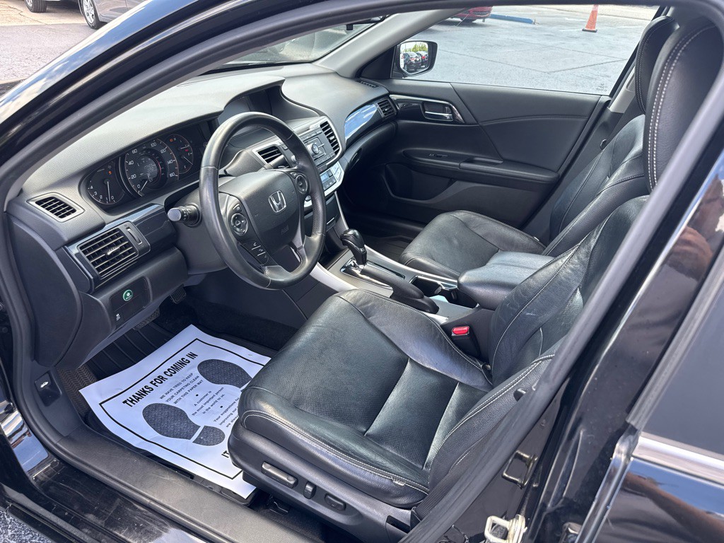 2015 Honda Accord Image 11