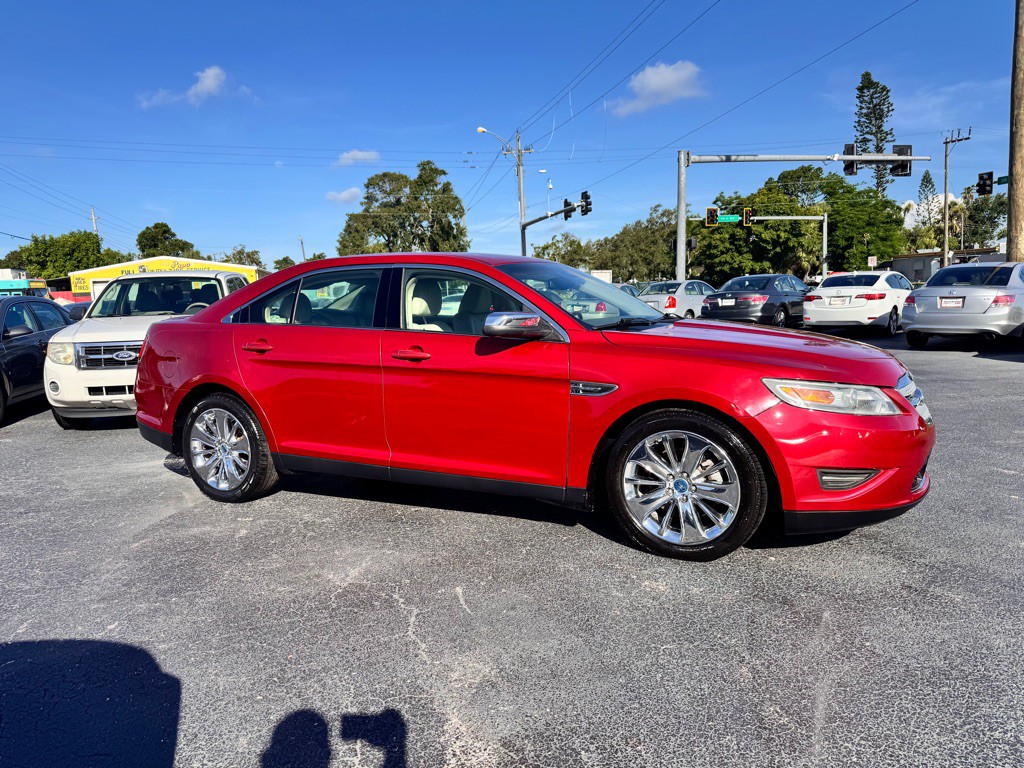2011 Ford Taurus Image 1