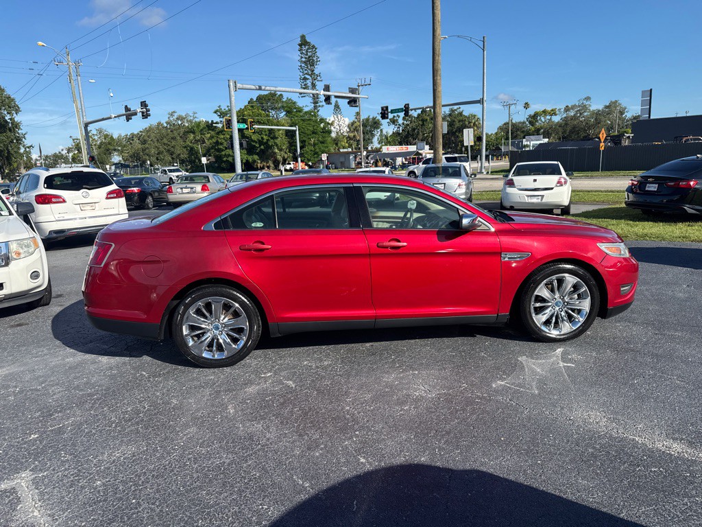 2011 Ford Taurus Image 10
