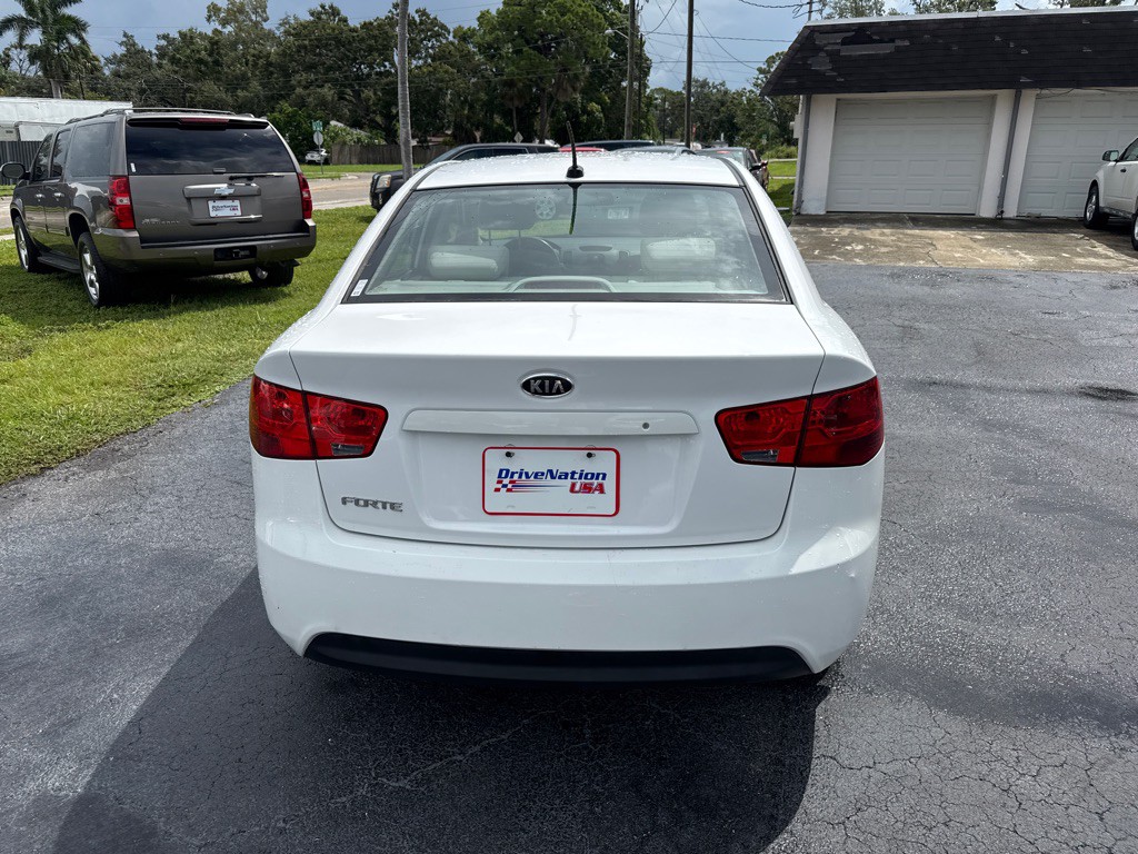 2011 Kia Forte Image 6