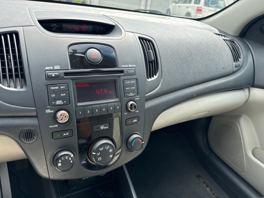 2011 Kia Forte Image 12
