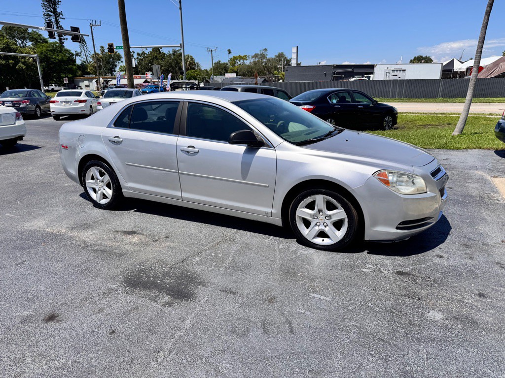 2009 Chevrolet Malibu Image 2