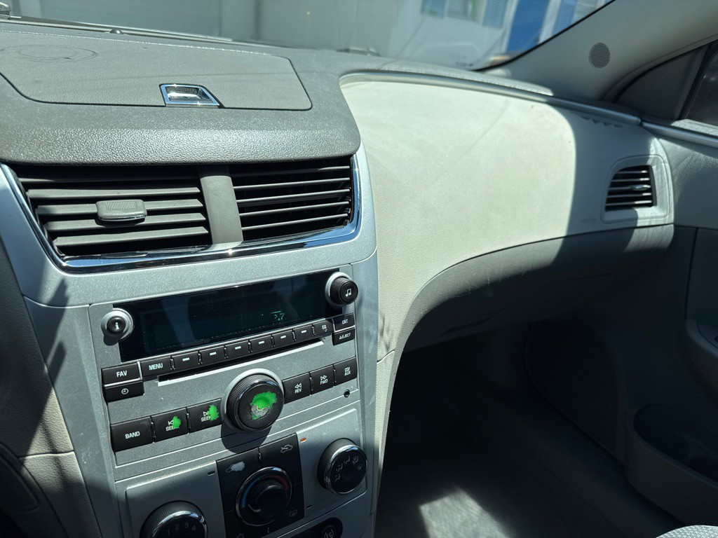 2009 Chevrolet Malibu Image 13