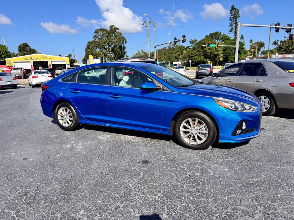 2018 Hyundai Sonata Image 1