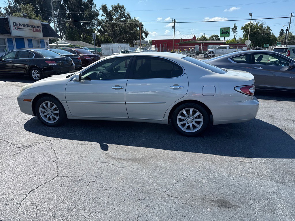 2004 Lexus ES Image 6