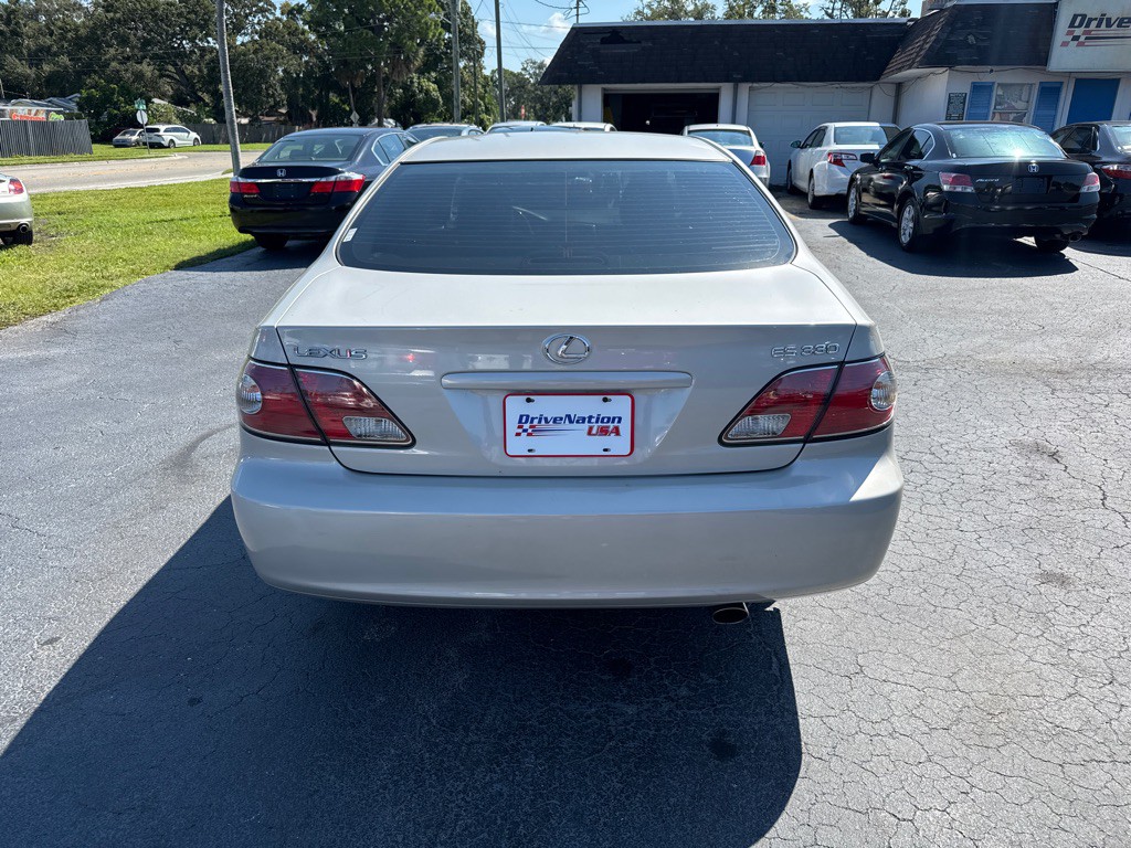2004 Lexus ES Image 8