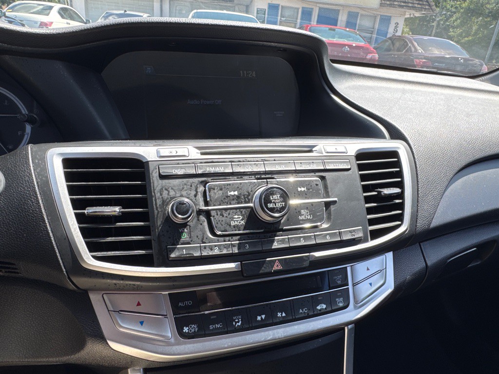 2015 Honda Accord Image 12
