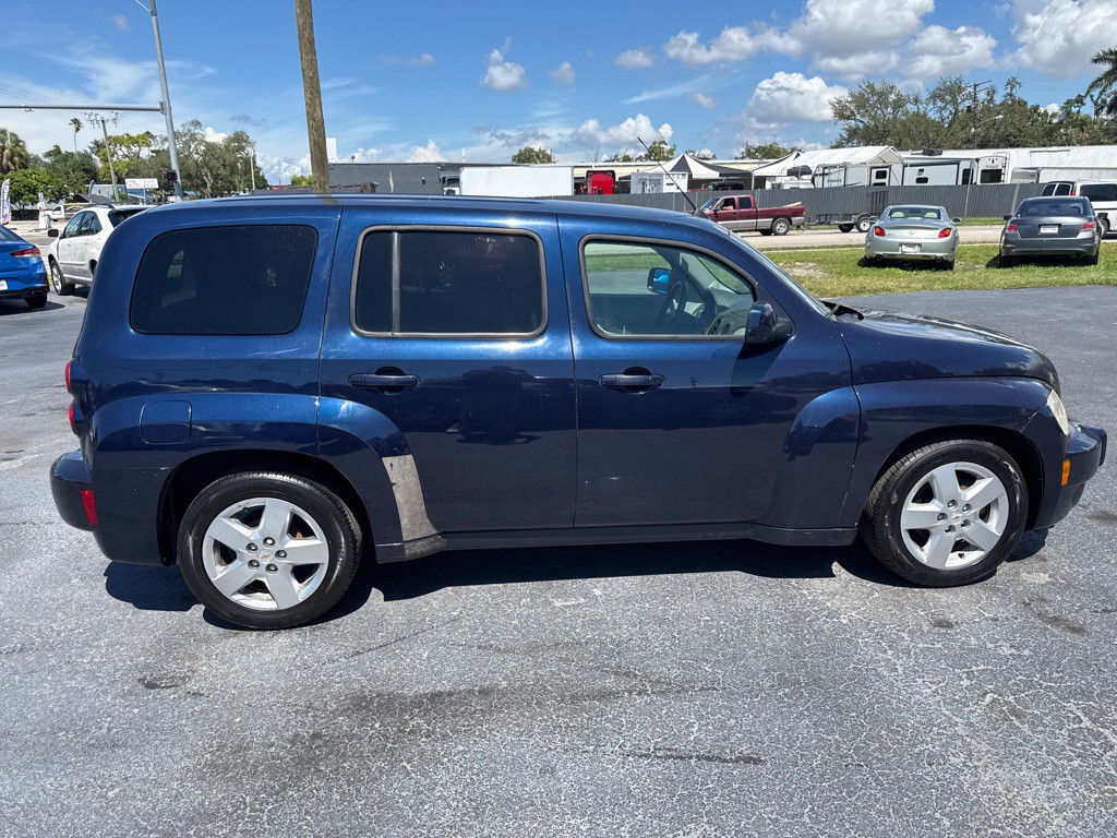 2011 Chevrolet HHR Image 4