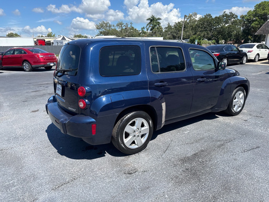 2011 Chevrolet HHR Image 14