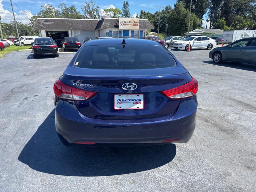 2012 Hyundai Elantra Image 7