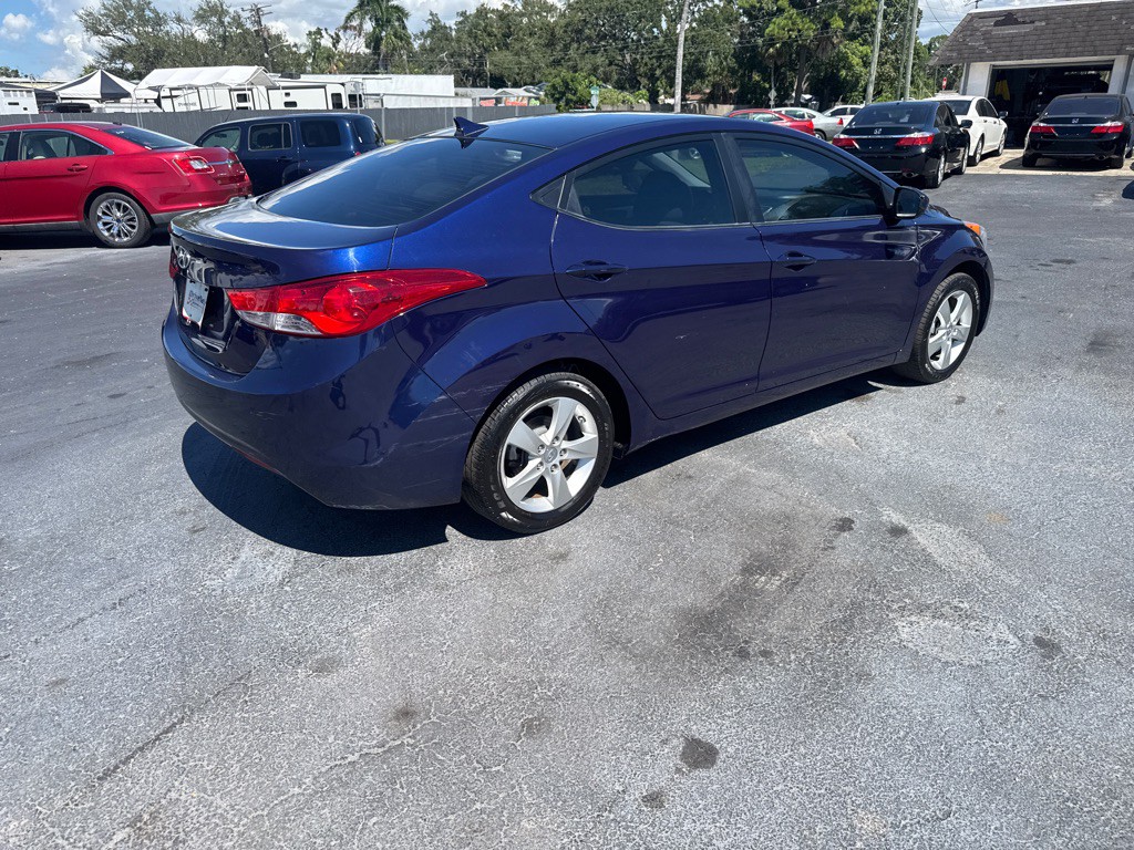 2012 Hyundai Elantra Image 8