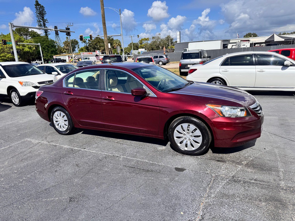 2011 Honda Accord Image 2