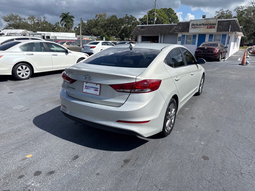 2018 Hyundai Elantra Image 9