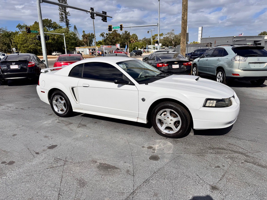 2004 Ford Mustang Image 1