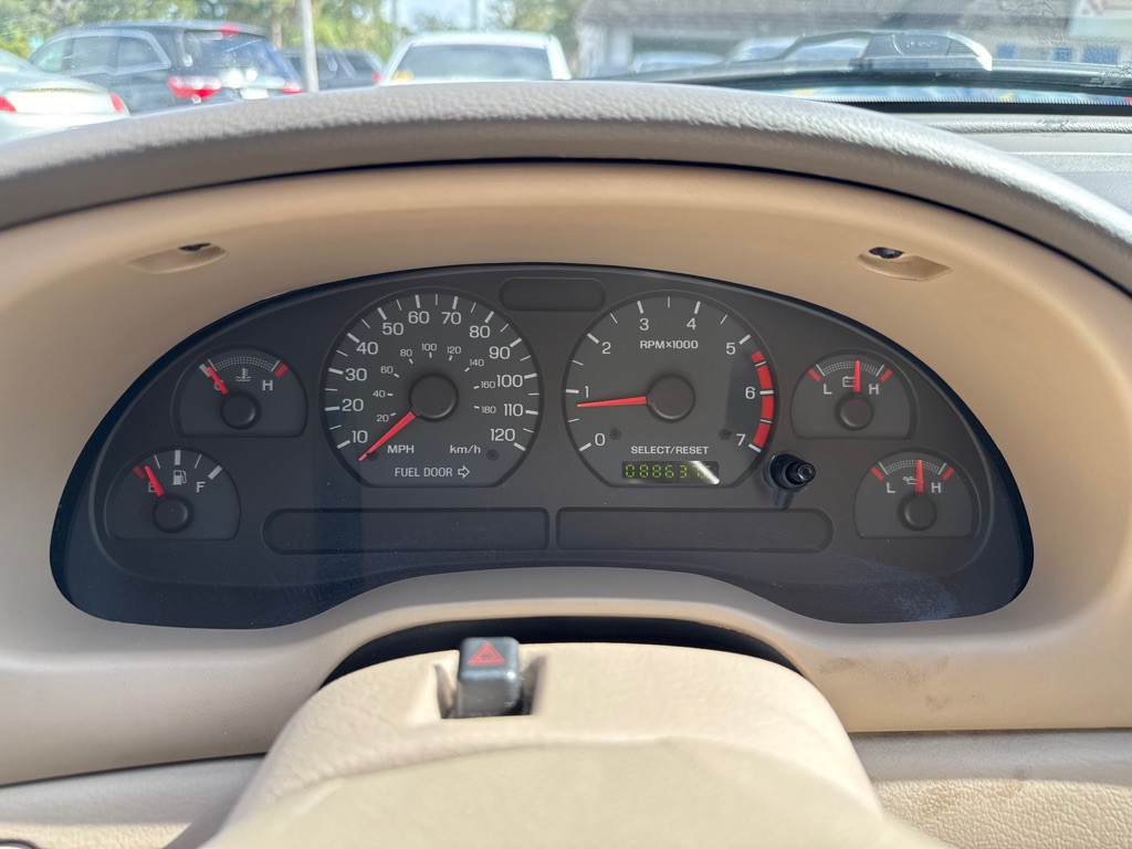 2004 Ford Mustang Image 13