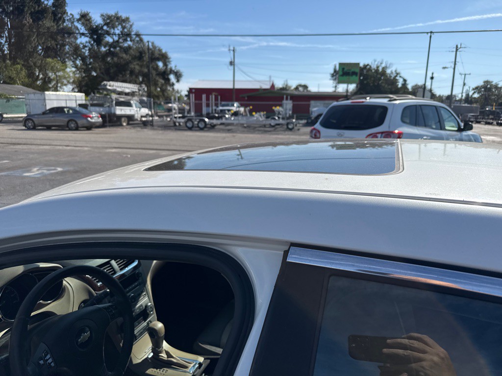 2011 Chevrolet Malibu Image 11
