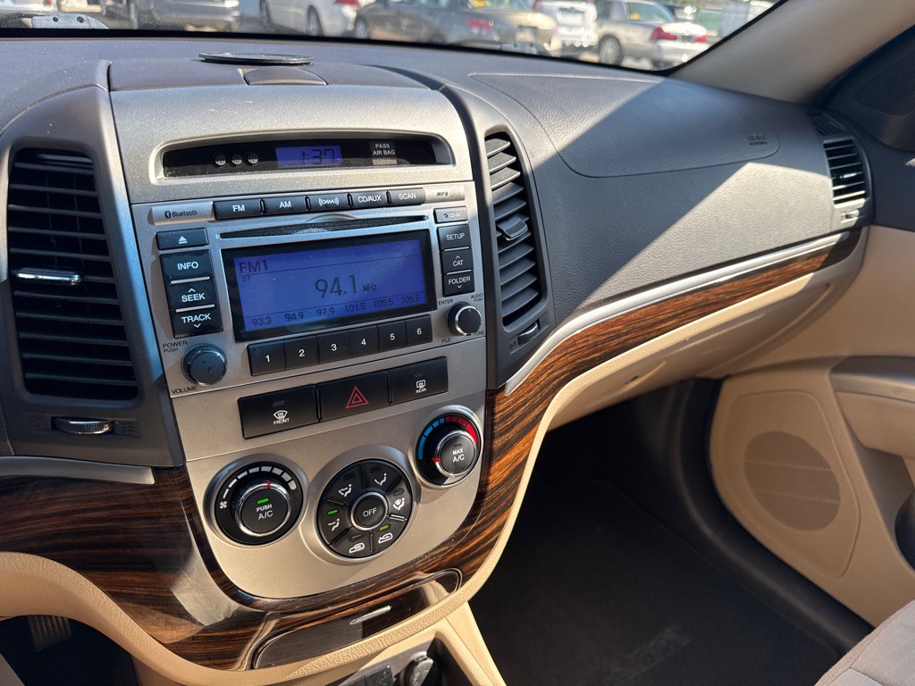 2012 Hyundai Santa Fe Image 12