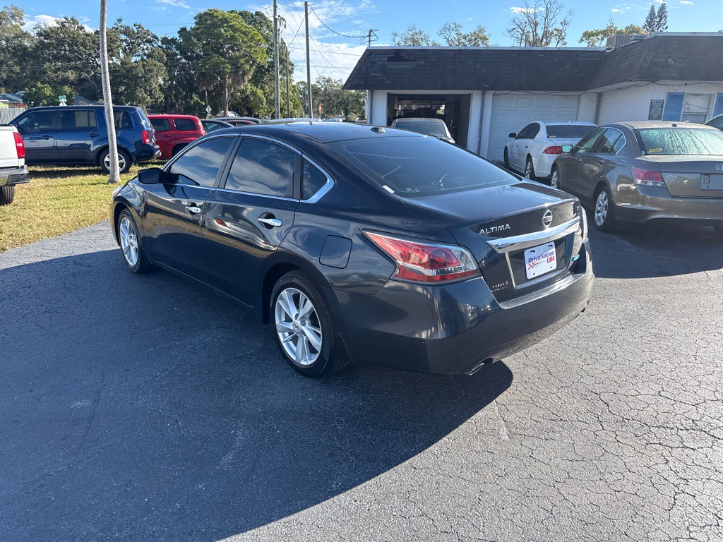 2014 Nissan Altima Image 6
