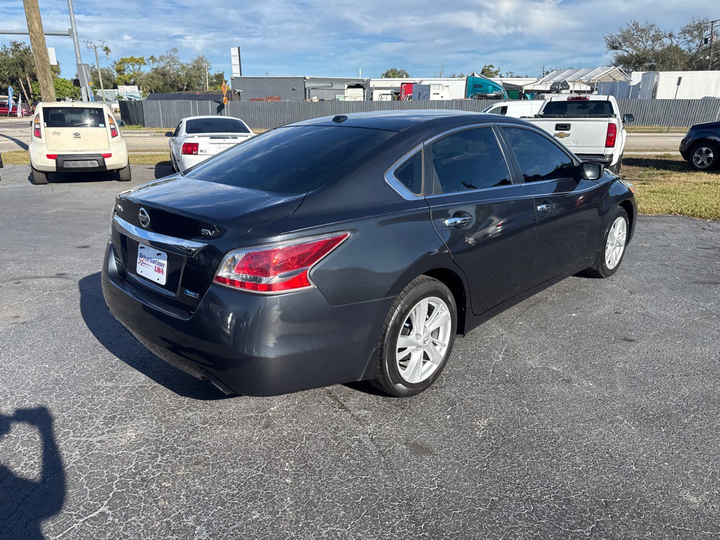 2014 Nissan Altima Image 8
