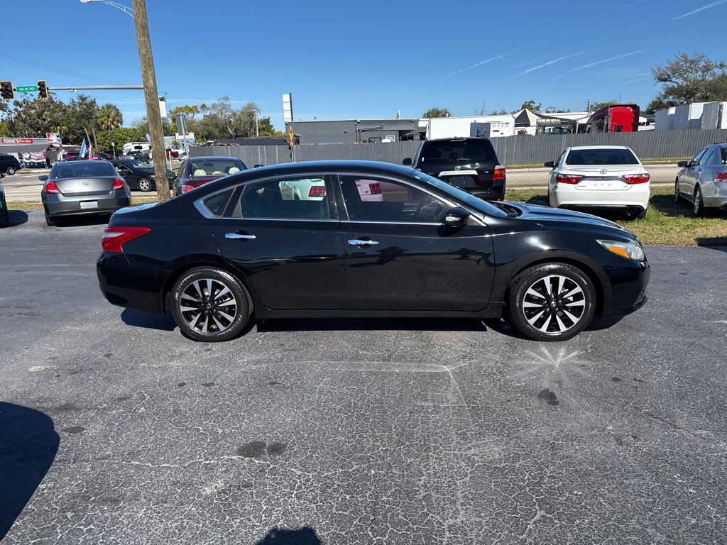 2018 Nissan Altima Image 9
