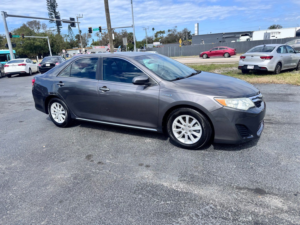 2014 Toyota Camry Image 1