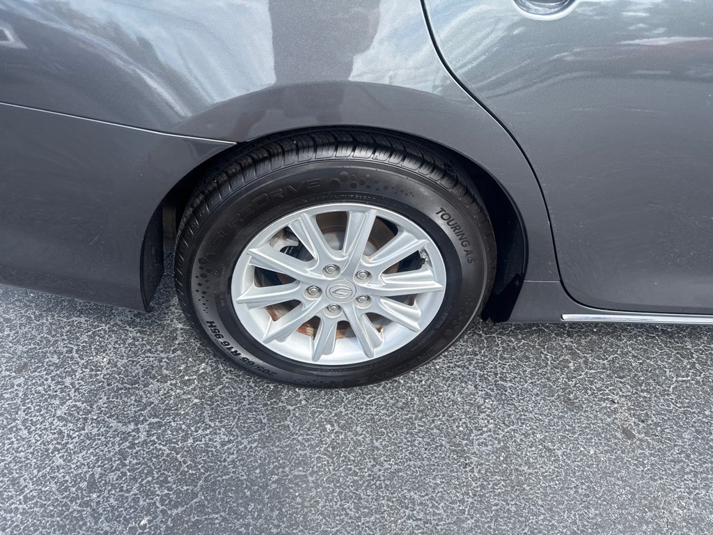 2014 Toyota Camry Image 11