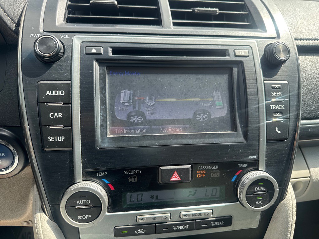 2014 Toyota Camry Image 15