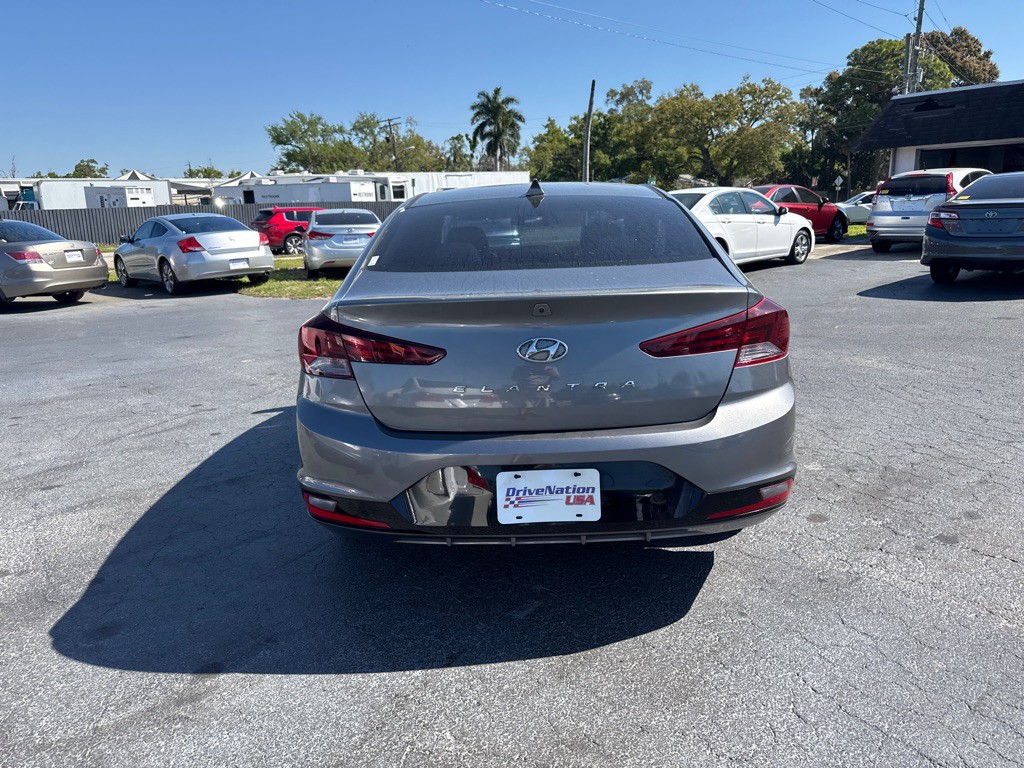 2019 Hyundai Elantra Image 7