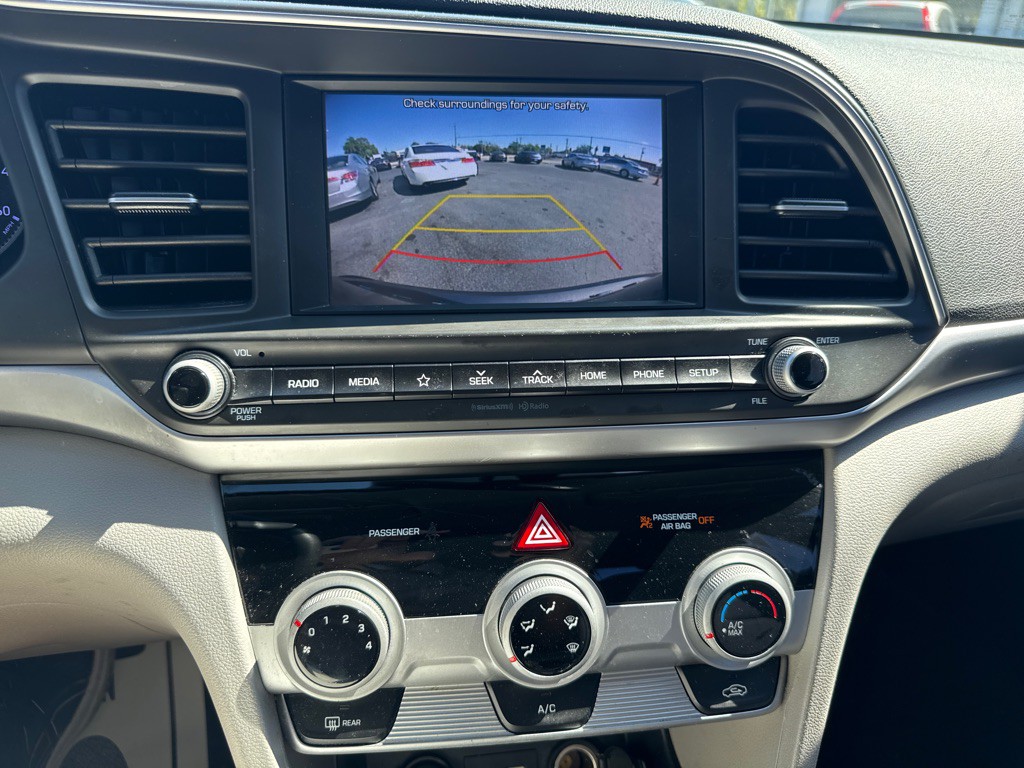 2019 Hyundai Elantra Image 12