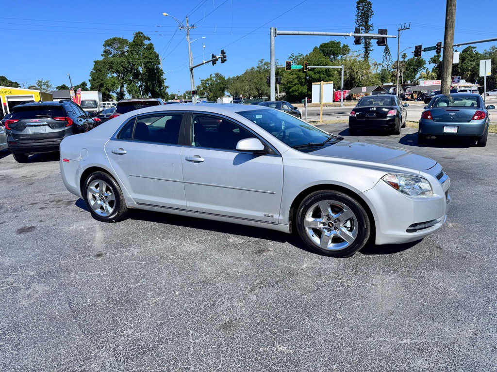 2011 Chevrolet Malibu Image 1