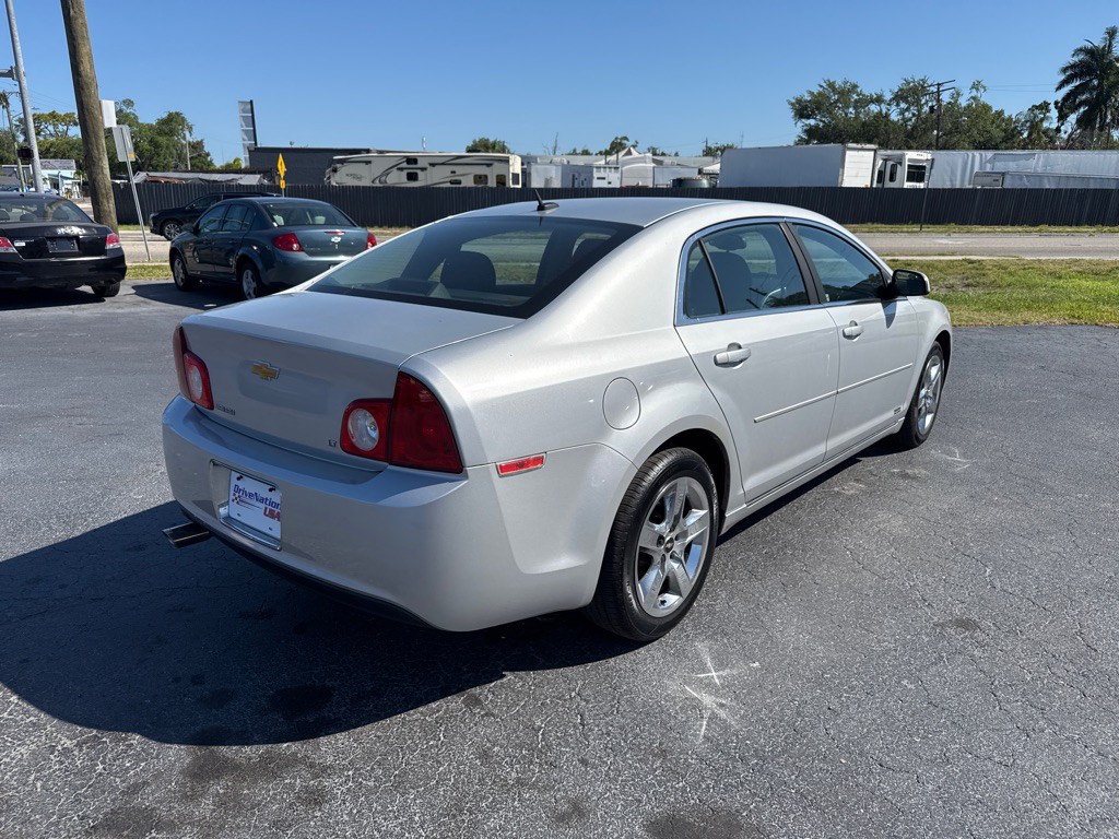 2011 Chevrolet Malibu Image 8