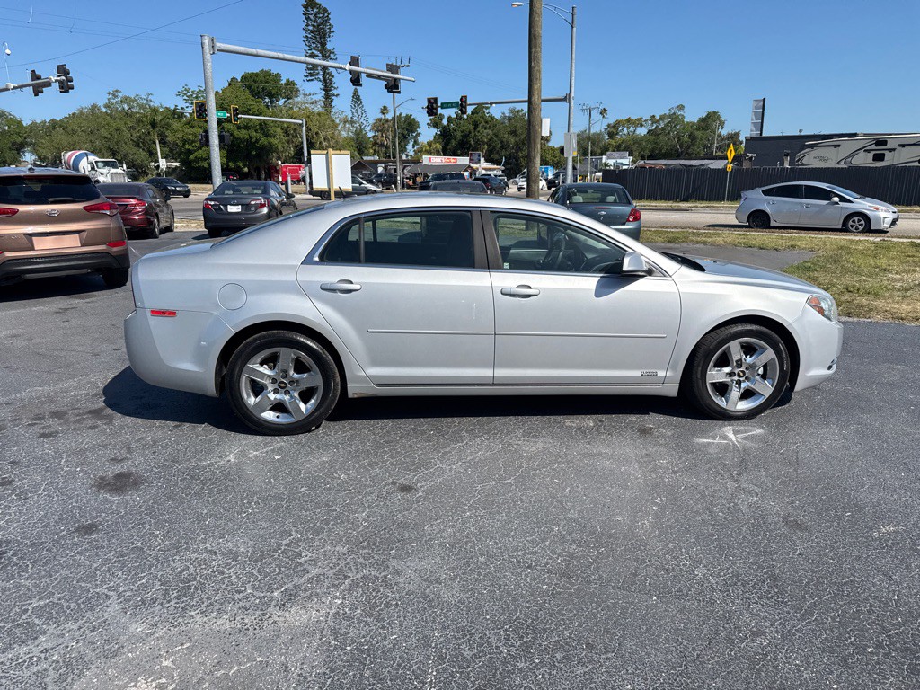 2011 Chevrolet Malibu Image 9