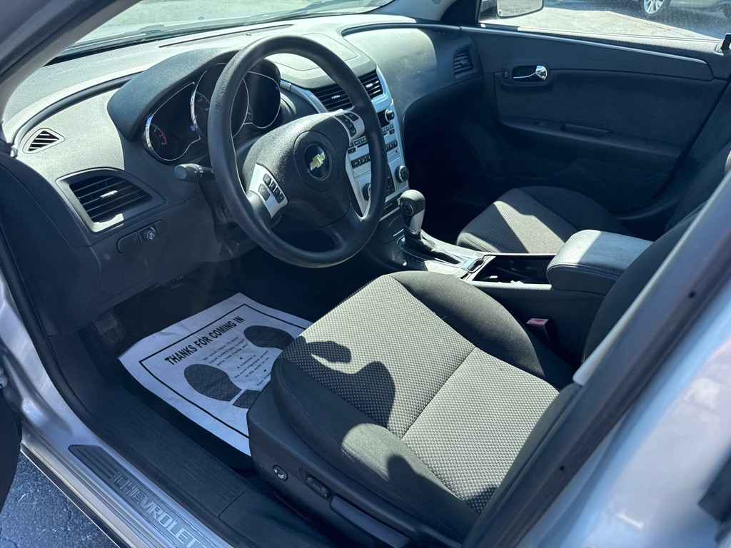 2011 Chevrolet Malibu Image 11