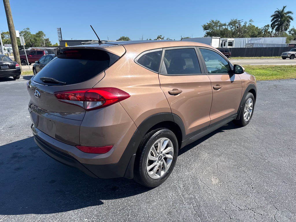 2017 Hyundai Tucson Image 8