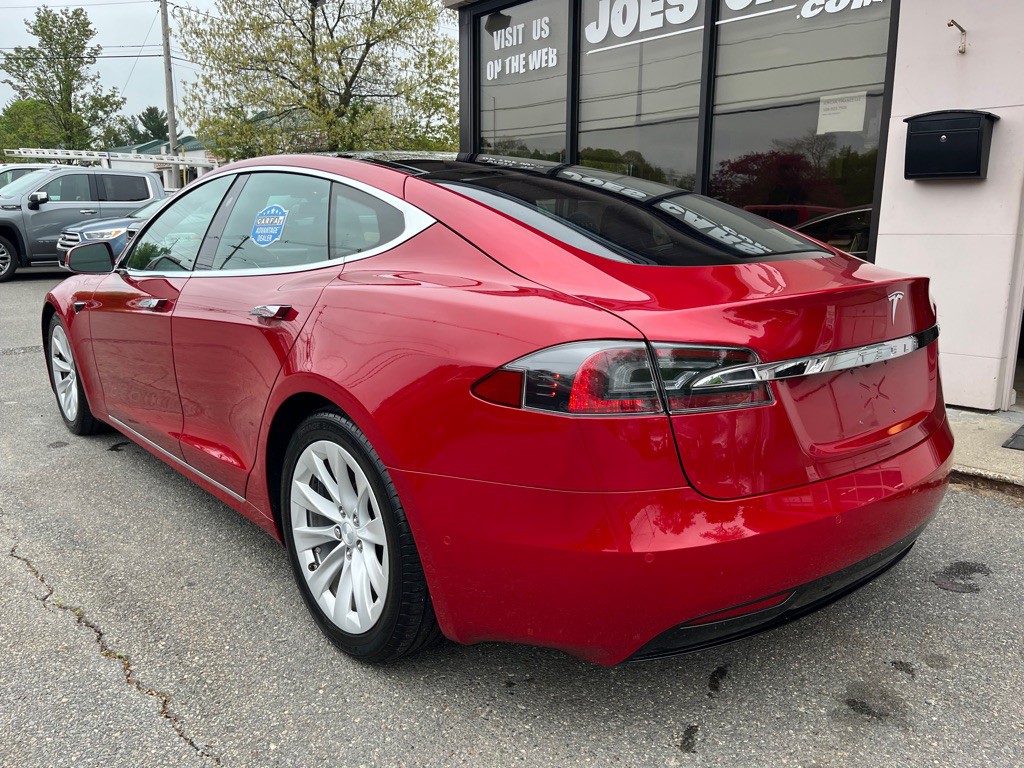 2016 Tesla Model S Image 2